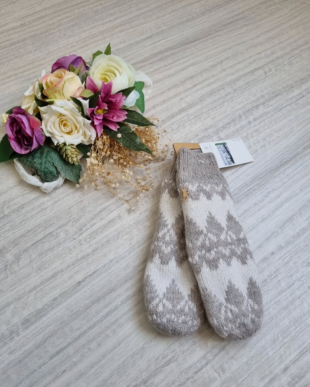 دستکش بافت بچگانه برند Disney المان سایز فری (۸ تا ۱۲ سال)